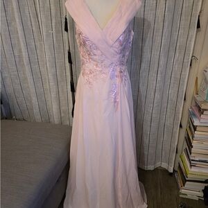 Soft Pink V-Neck Floral Appliqué Maxi Dress